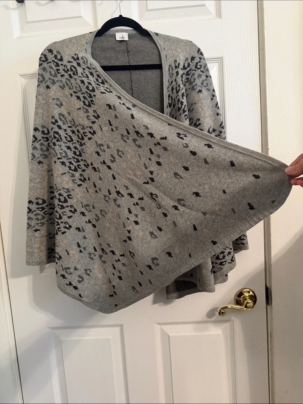 CABI Neutral Grey Cozy Chic GiGi Animal Print Knit Layering Wrap One Size